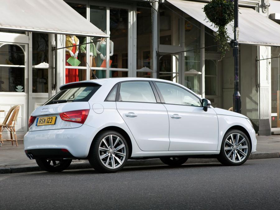  Audi A1 Sportback TFSI 2012 года  (UK) (фото 7 из 21)